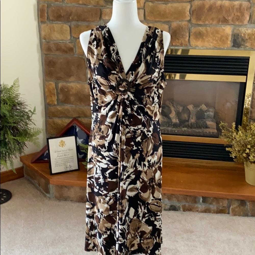 Sleeveless dress